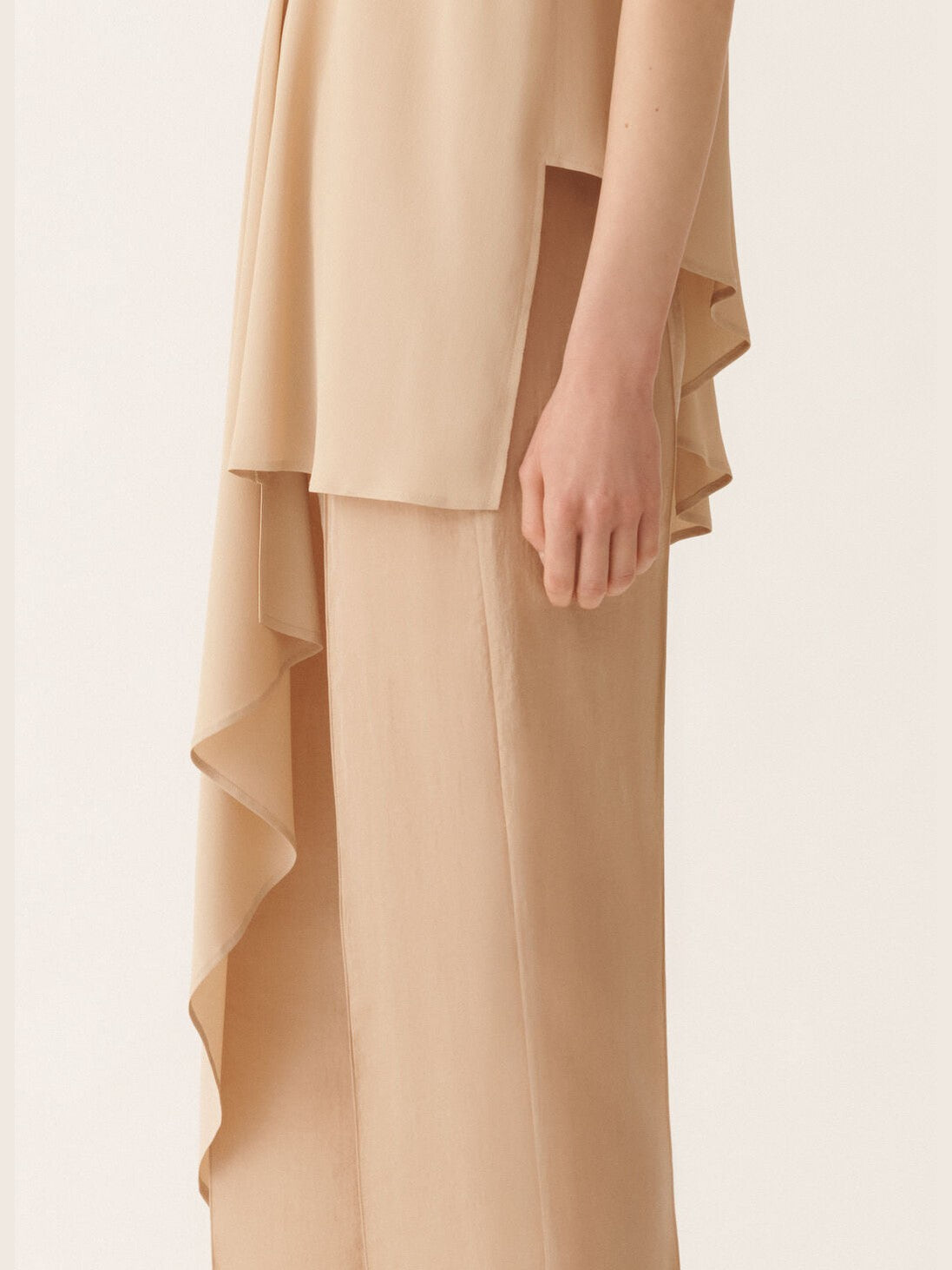 Asymmetric top in crepe de chine