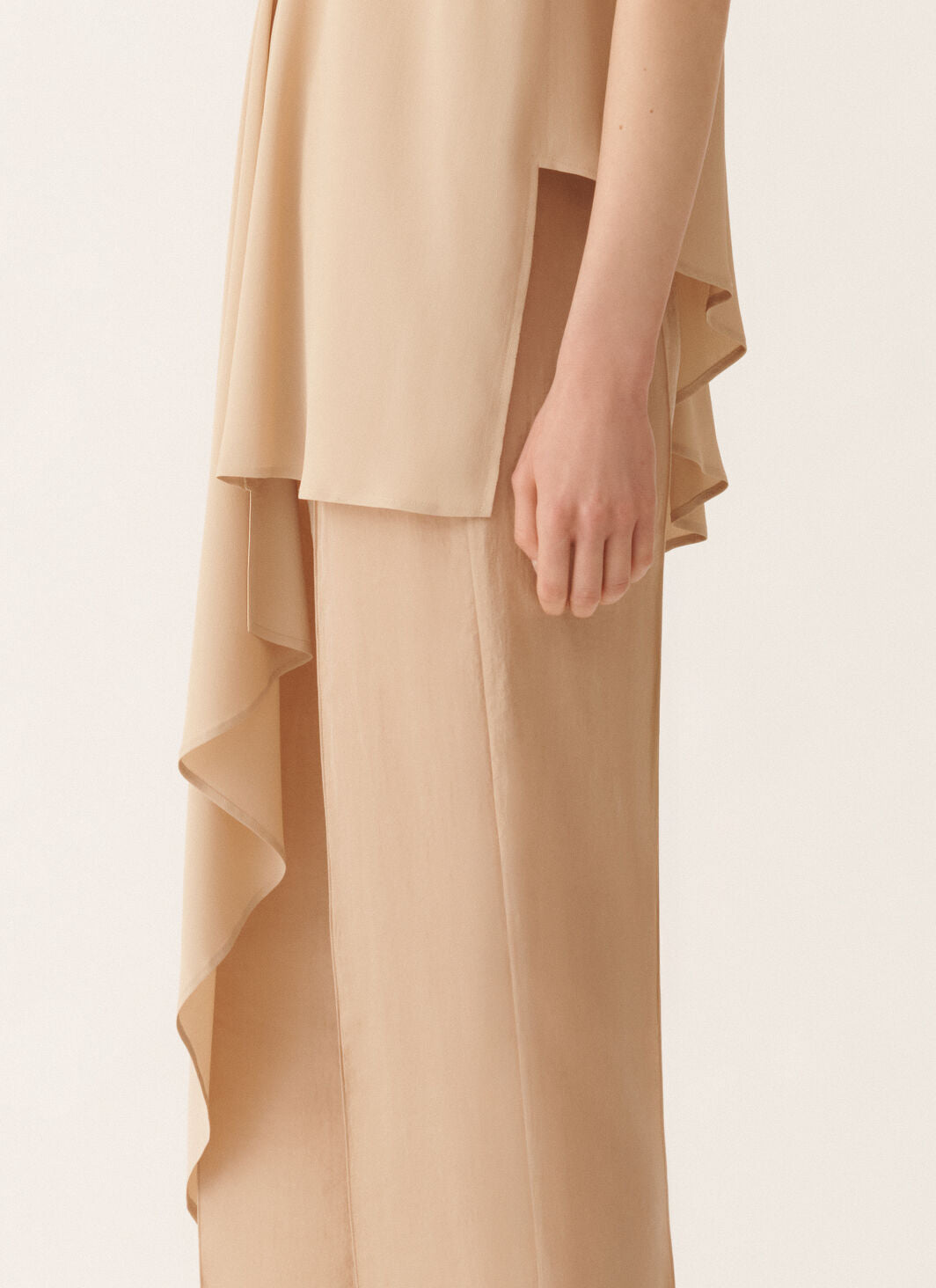 Asymmetric top in crepe de chine