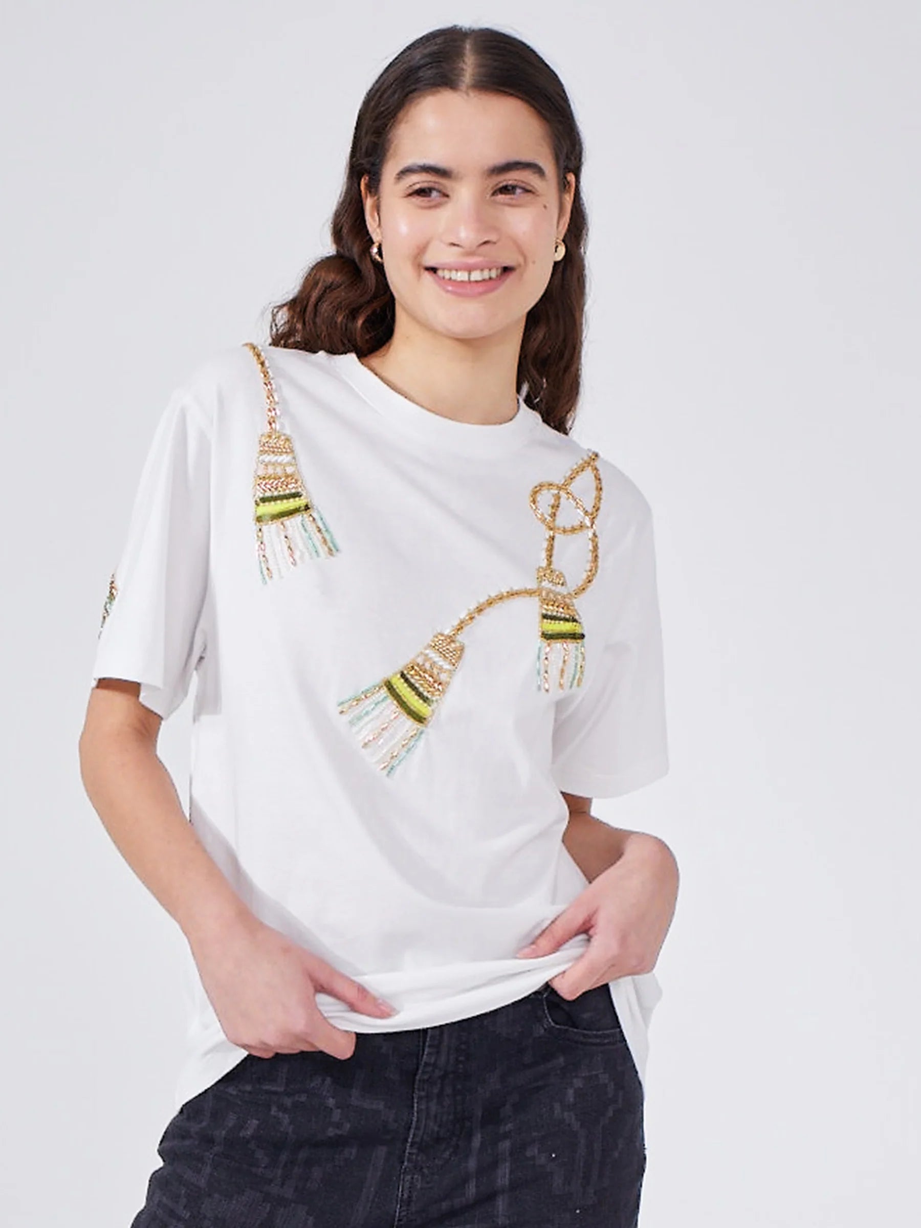 TASSLE BEADED T-SHIRT