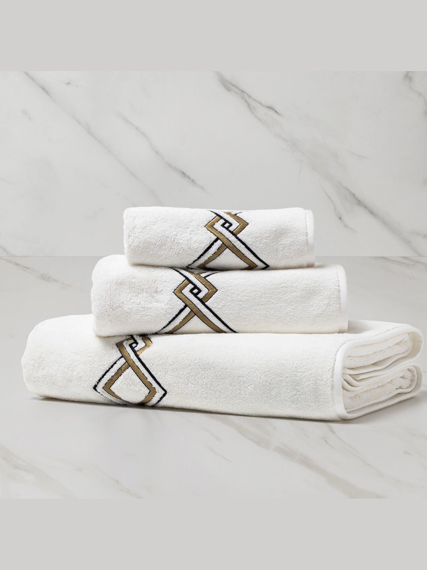 Twist embroidery 5 pc towel set