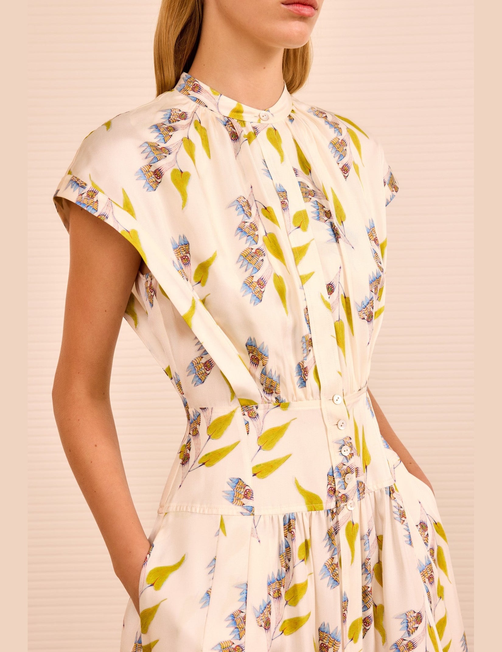 ULLAJOHNSON_LausanneSleevelessButtonUpDress_INFINITEFLOWER_PS260154_02_Alt.jpg
