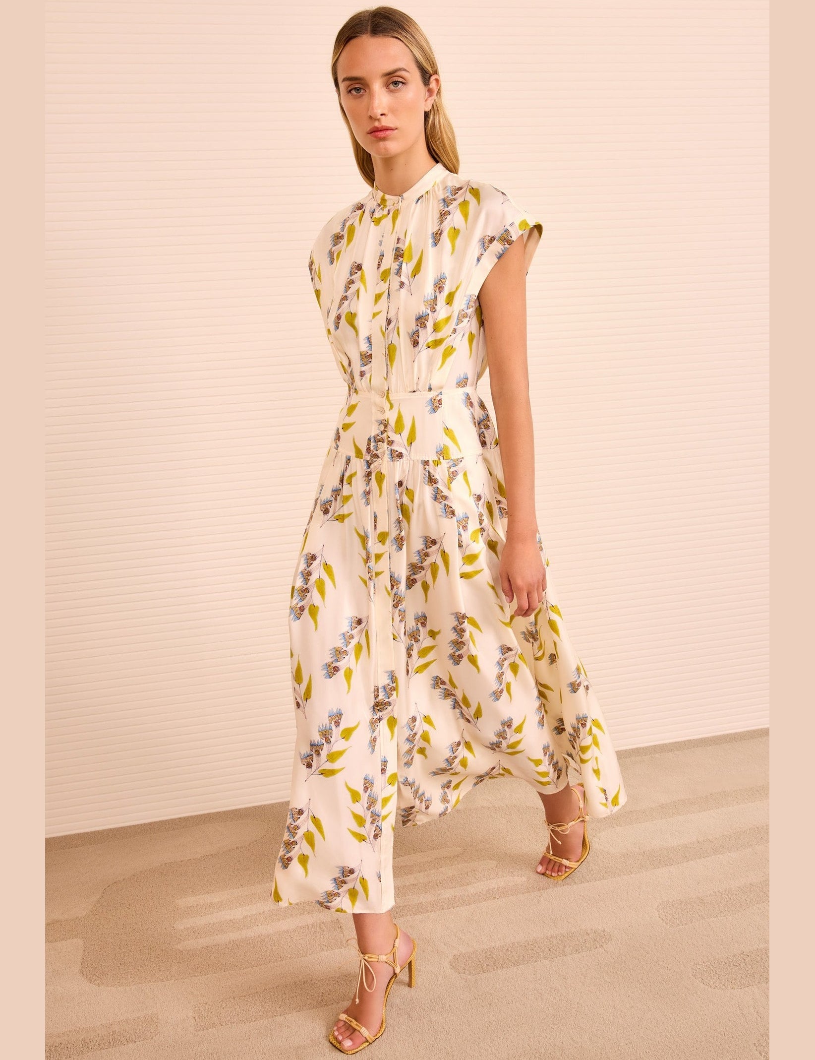 ULLAJOHNSON_LausanneSleevelessButtonUpDress_INFINITEFLOWER_PS260154_03.jpg