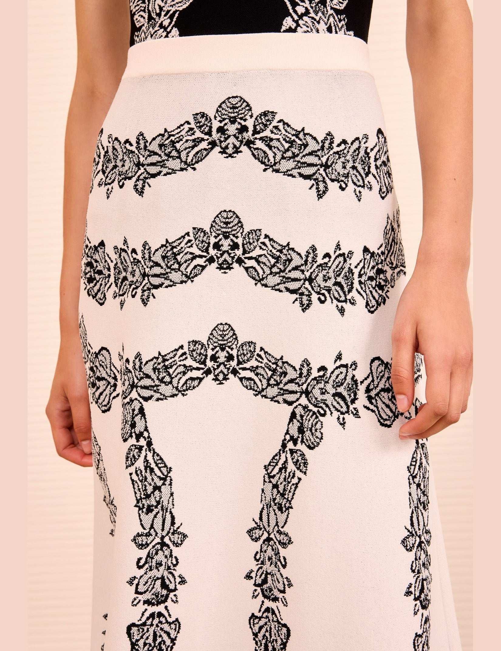 ULLAJOHNSON_ValenciaPrintedKnitSkirt_IVORY_PS260741_03.jpg