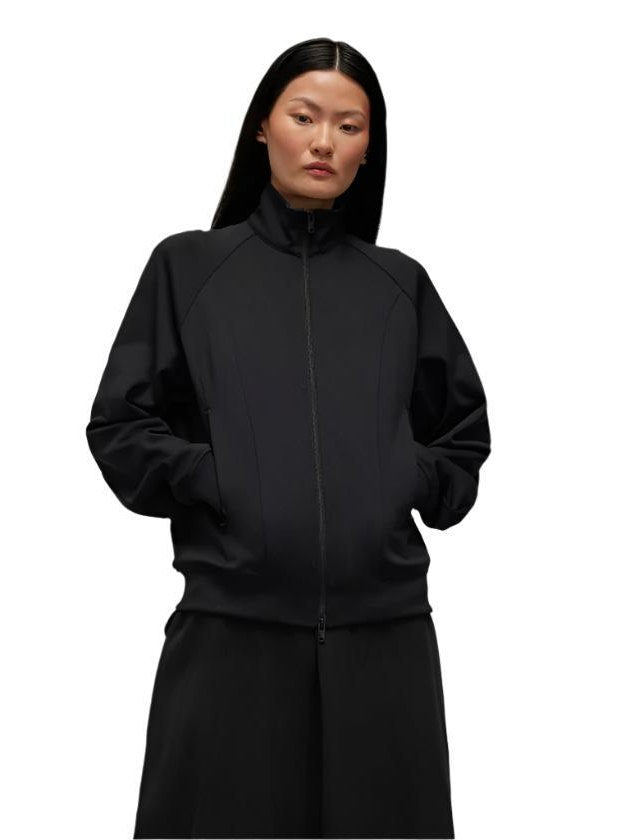 W track jkt