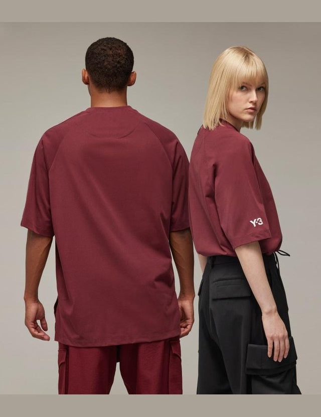 Y-3_3-Stripes_Short_Sleeve_Tee_Burgundy_IV5624_23_hover_model.jpg