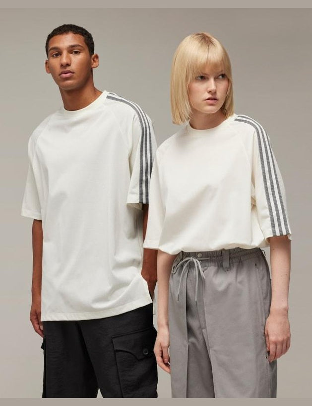 Y-3_3-Stripes_Short_Sleeve_Tee_White_IV5625_21_model.jpg