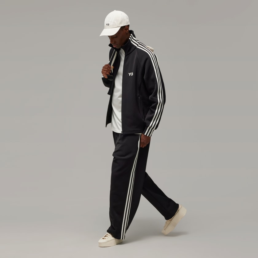 Y-3_3-Stripes_Straight_Track_Pants_Black_IZ3120_25_model.jpg
