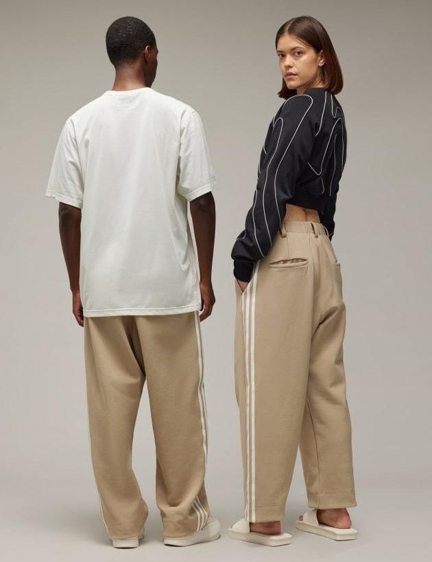 Y-3_3-Stripes_Straight_Track_Pants_Brown_IZ3119_23_hover_model.jpg