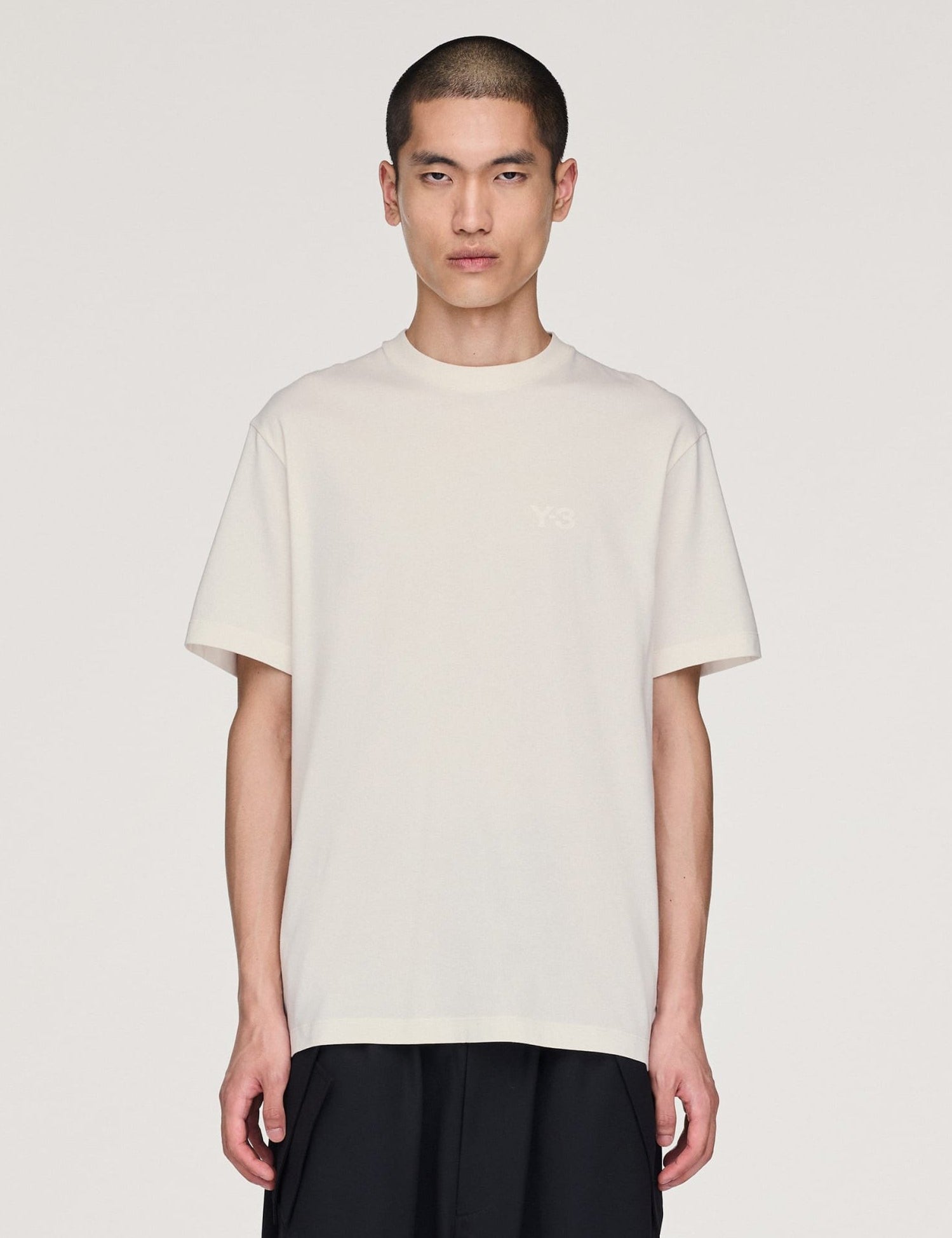 Y-3_REGULAR_SHORT_SLEEVE_TEE_White_KQ9782_21_model.jpg