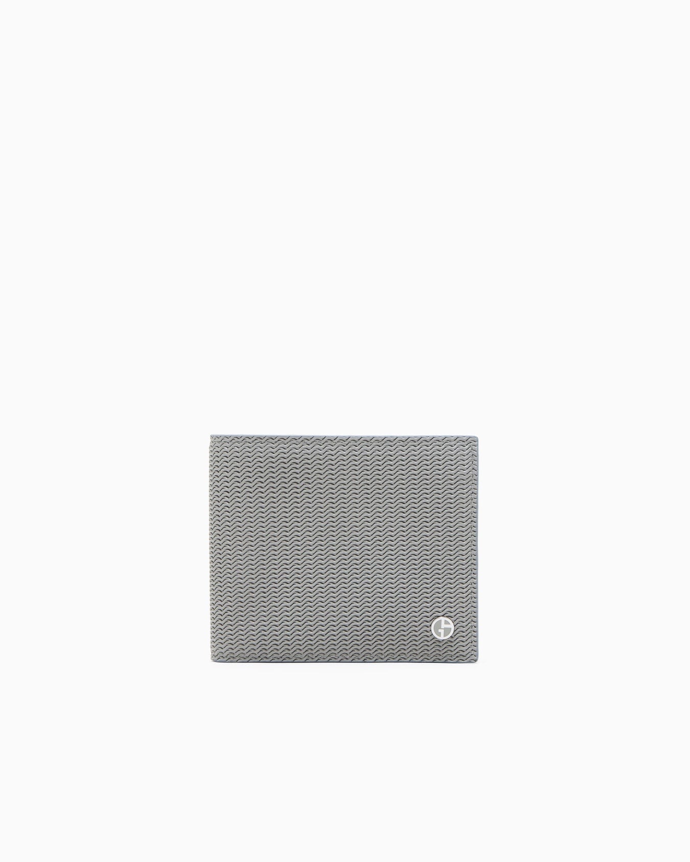 Bifold wallet in embossed leather