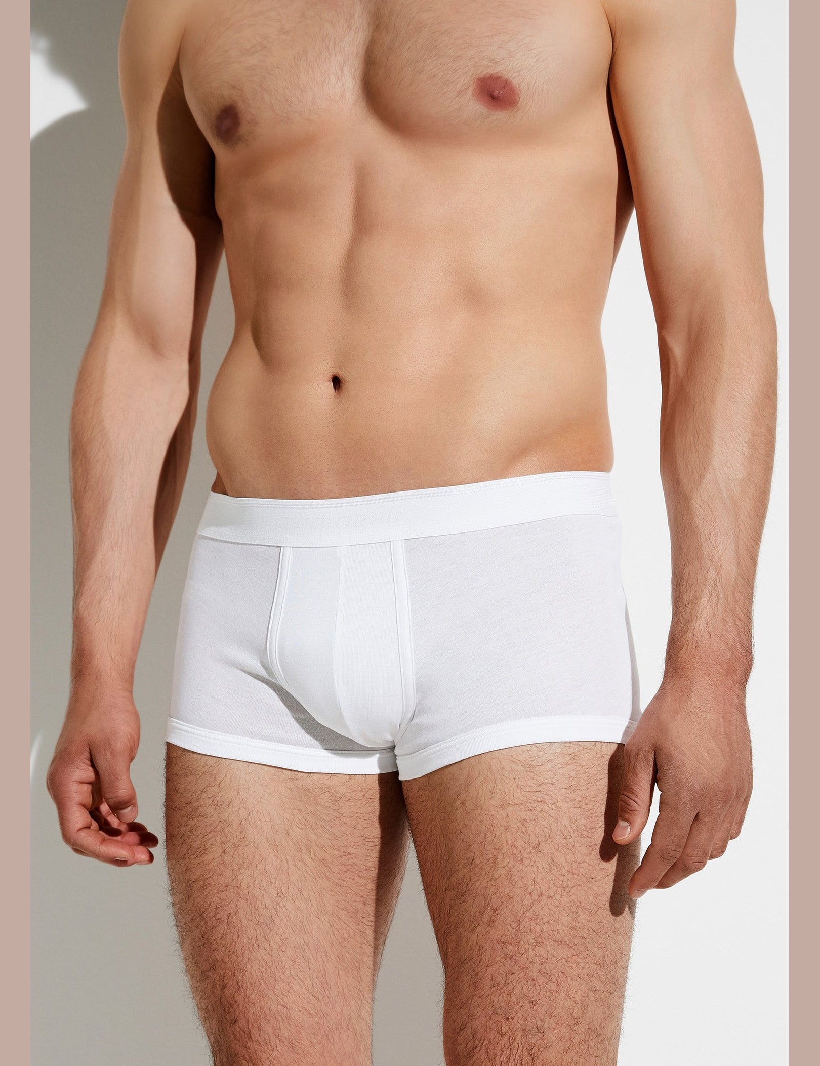 Zimmerli_Essentials_2221475-01_model_front_2048x_b4456495-11cc-4d16-95ed-4da76851a9ef.jpg