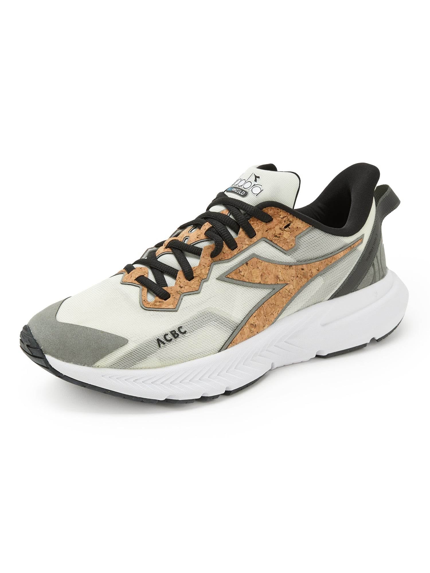 DIADORA UNISEX MYTHOS BLUSHIELD VOLO 3