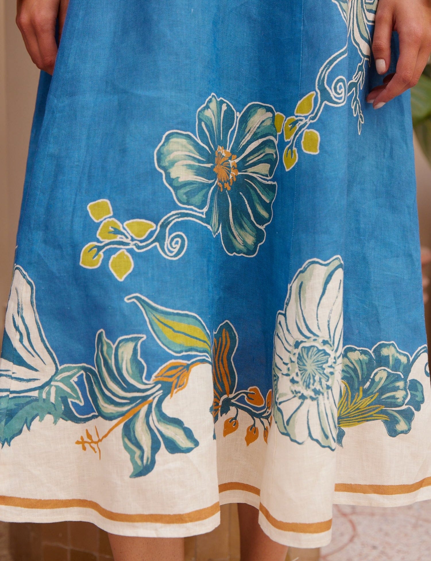 alemais-sustainable-dress-midi-luda-midi-dress-1197852915_6000x_79c03bb5-f07e-4370-b1a1-851b43985b12.jpg