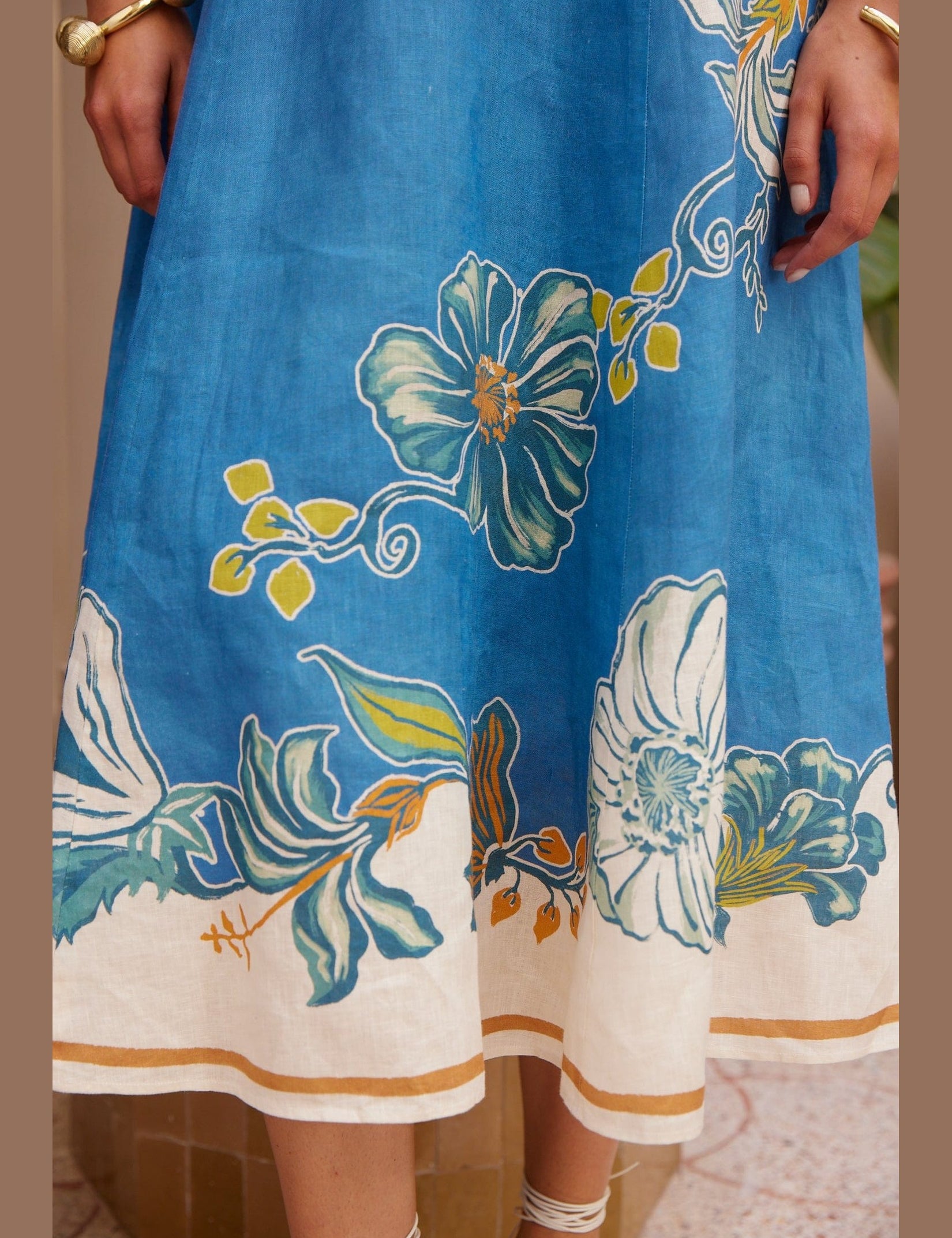 alemais-sustainable-dress-midi-luda-midi-dress-1197852915_6000x_79c03bb5-f07e-4370-b1a1-851b43985b12.jpg