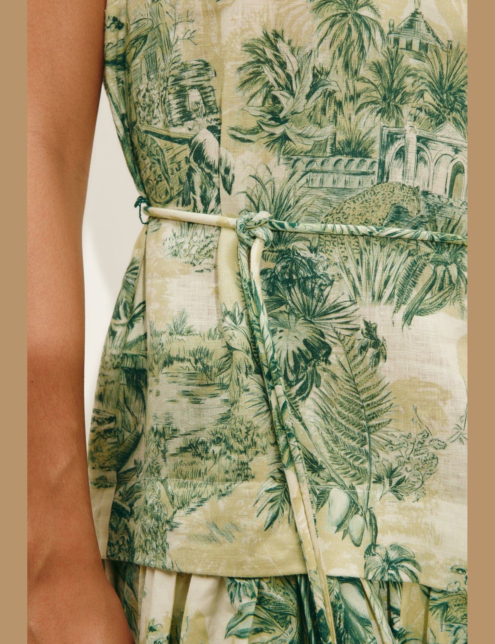 alemais-sustainable-dress-midi-sara-midi-dress-1217241886_6000x_02884bfa-179f-45f9-8a7a-a141b49dedd6.jpg