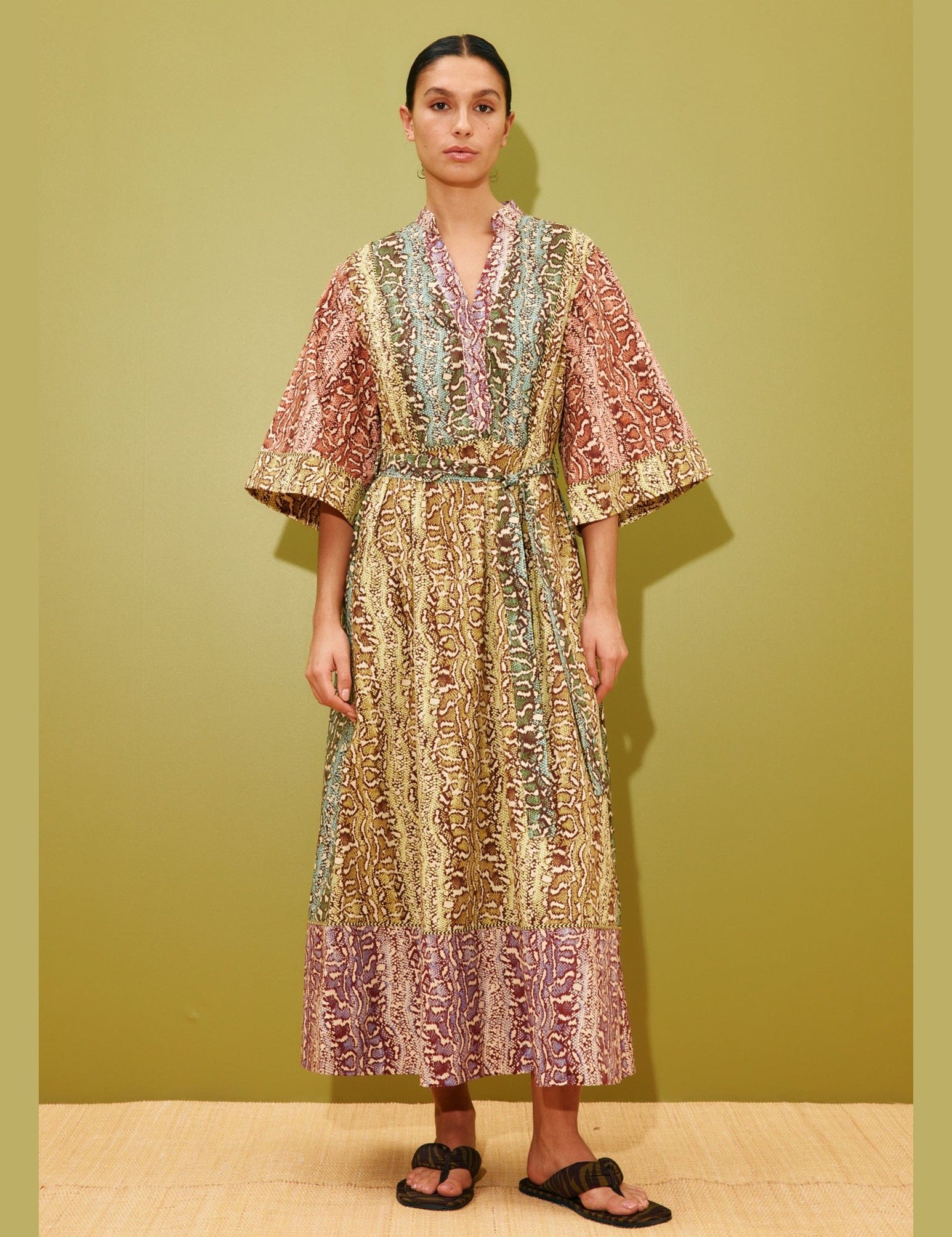 alemais-sustainable-dress-midi-varna-midi-dress-1214434155_6000x_9bf7335a-b065-46e4-8b72-fb951e2cc957.jpg