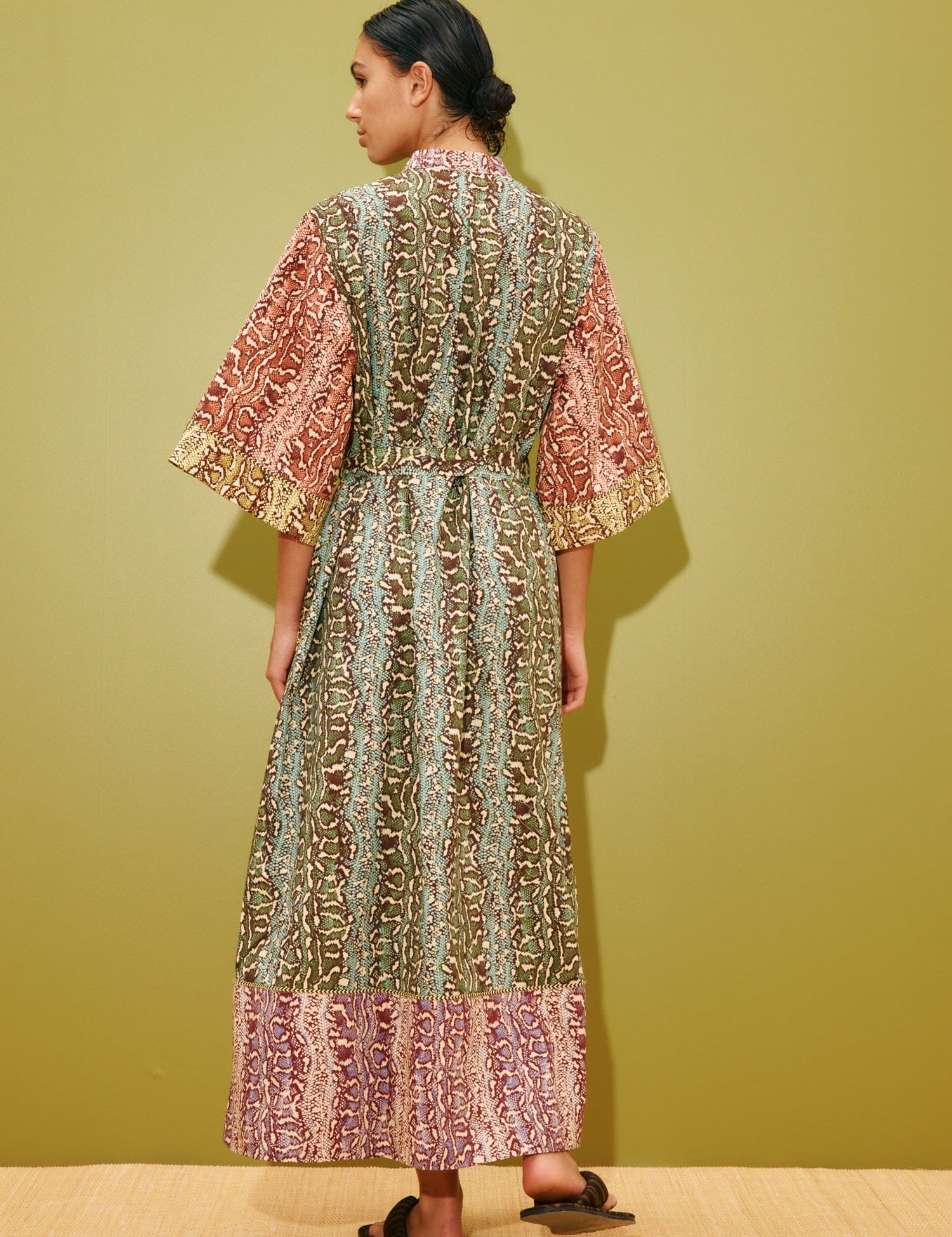 alemais-sustainable-dress-midi-varna-midi-dress-1214434157_6000x_2a89f9c4-4db4-4a6e-b7c5-41352e582822.jpg