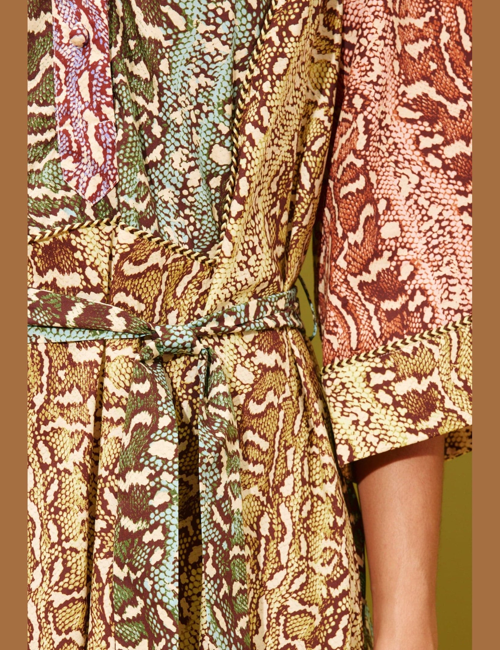 alemais-sustainable-dress-midi-varna-midi-dress-1214434158_6000x_57e11a55-d20e-4cd5-9669-65fb16731bb7.jpg