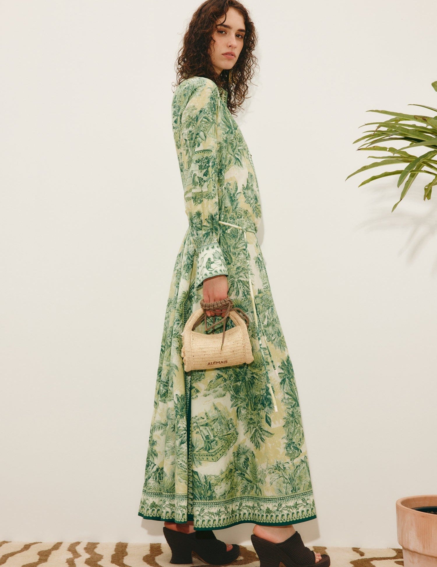 alemais-sustainable-dress-sd-sara-shirtdress-1215564117_6000x_cc171223-0ed2-43db-b47d-86ed497ec7eb.jpg