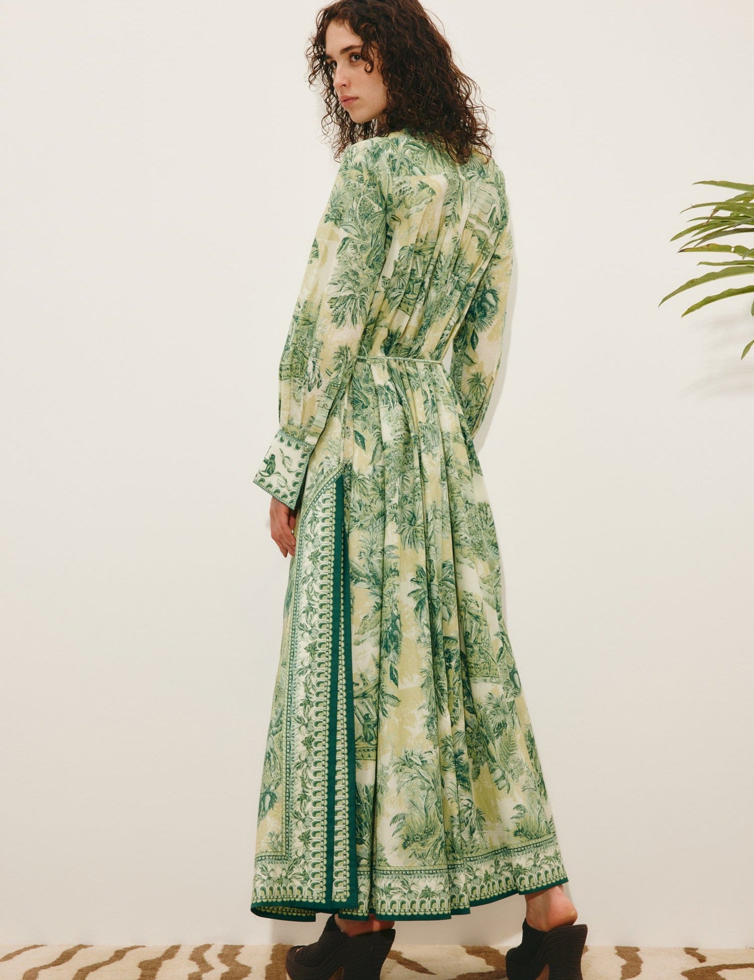 alemais-sustainable-dress-sd-sara-shirtdress-1215564118_6000x_742f8611-8153-4466-965b-b8d7102c6c50.jpg