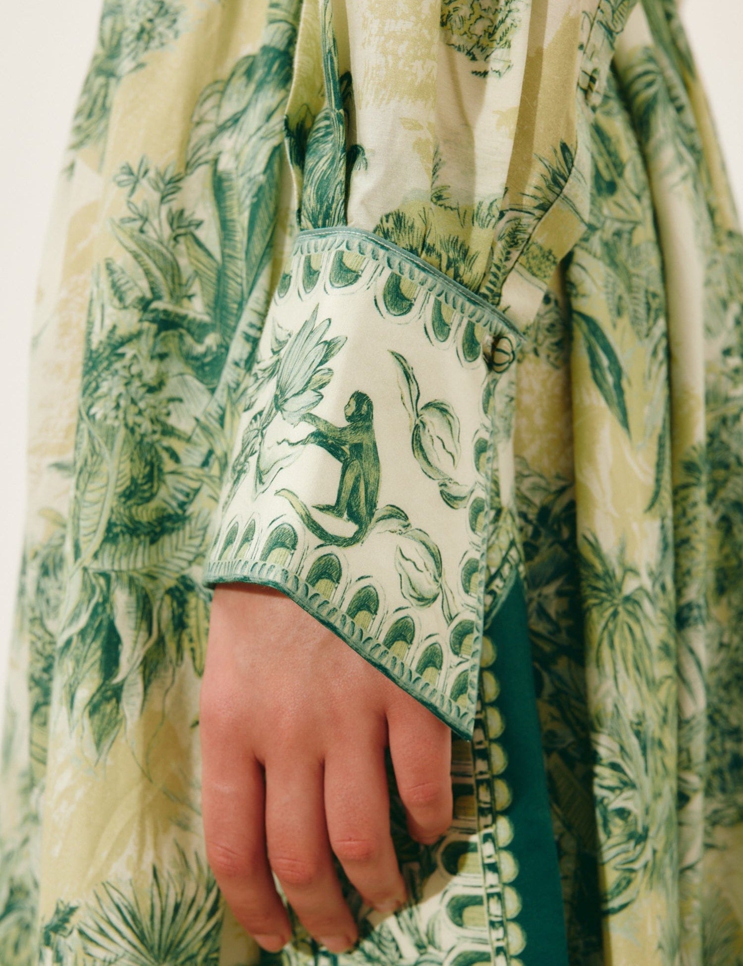 alemais-sustainable-dress-sd-sara-shirtdress-1215564119_6000x_6bb43a6f-1a07-4d2f-8805-0c981a135b48.jpg