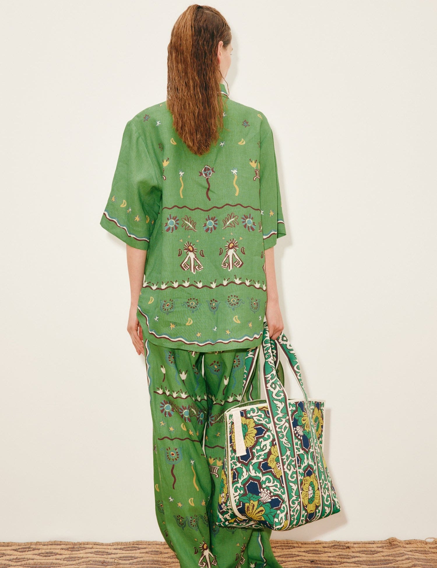 alemais-sustainable-shirt-sun-dancer-shirt-1215564145_6000x_c742c74c-cda8-47c4-a156-0648e8772d58.jpg