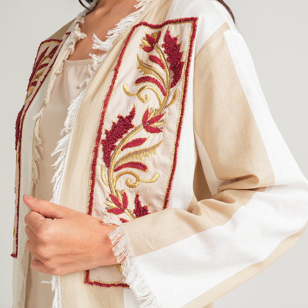 BEIGE CAPE WITH EMBROIDERY AND DRESS