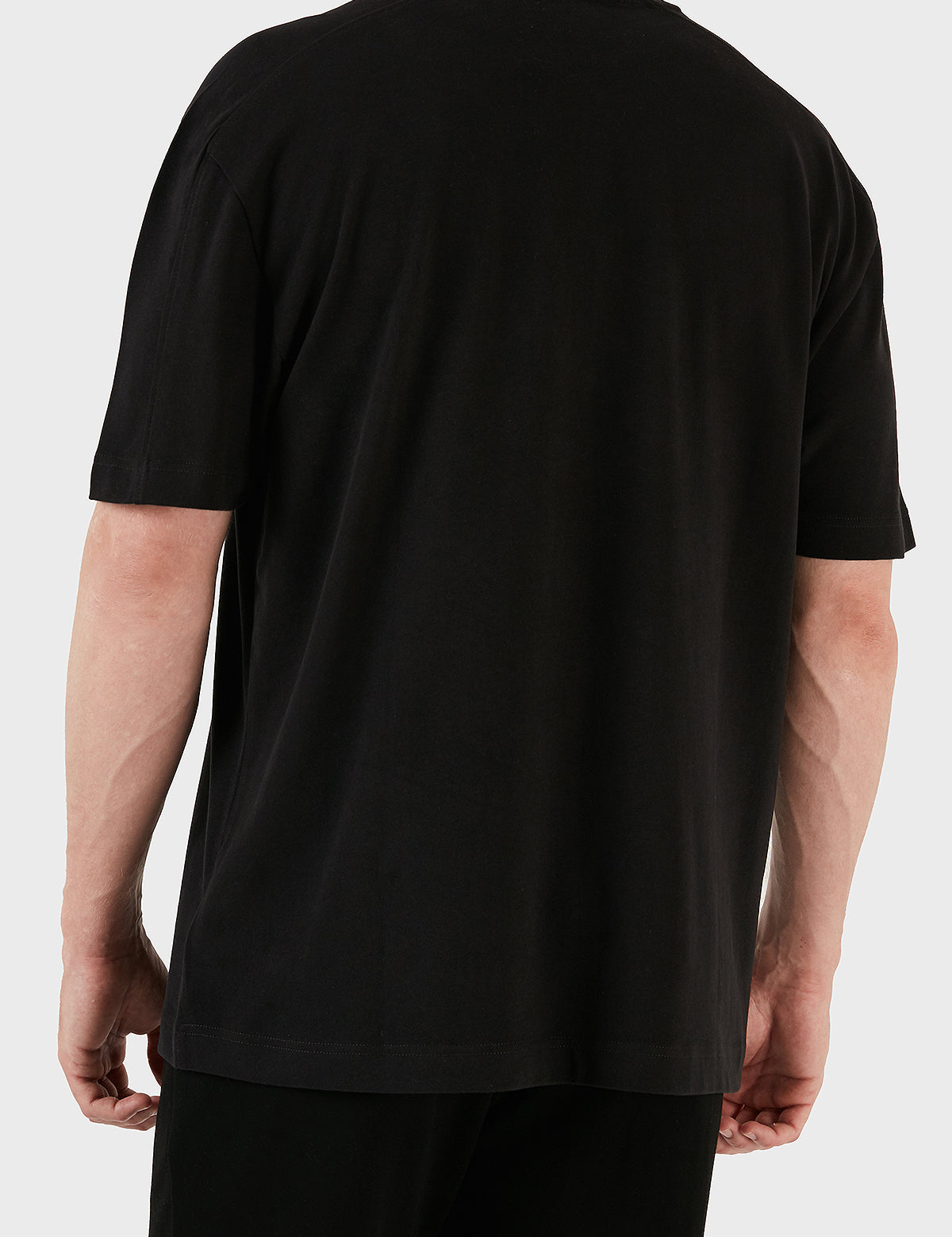 calvin-klein-pamuklu-regular-fit-bisiklet-yaka-j30j323494beh-erkek-t-shirt-j30j323494-beh-siyah-2750789-42-B.jpg