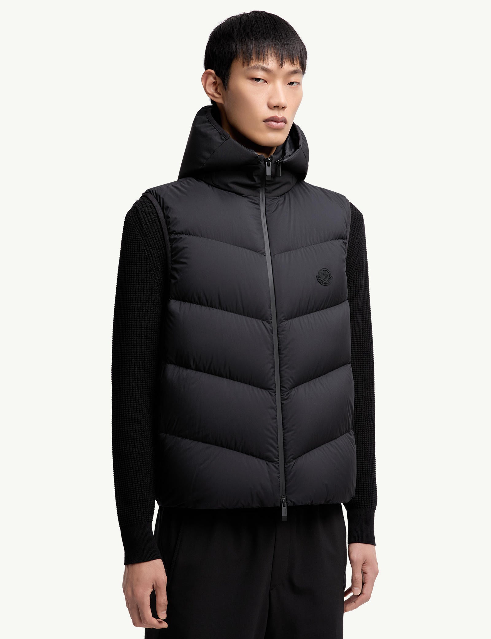 guersac-diagonal-quilted-hooded-down-vest-men-black-moncler-3.jpg