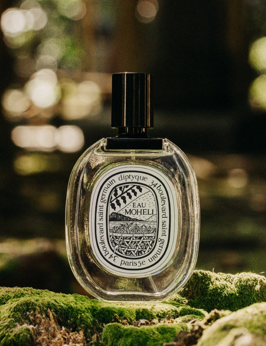 japon_visuel_edt_eau-moheli-100ml_2024_3x4_2025_x_2700px_vue-alt-pdp_diptyque.webp