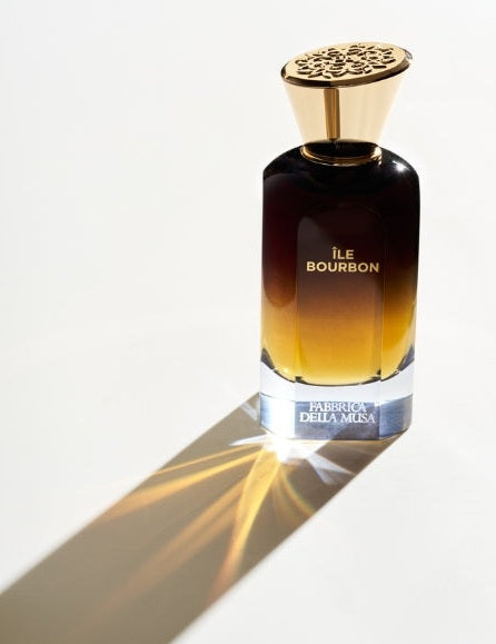 le_Bourbon_Extrait_de_Parfum_smoky_chocolate_vanilla_FDM_2048x_0fd3a69a-cc95-47c8-9379-cca5fda26bfb.jpg