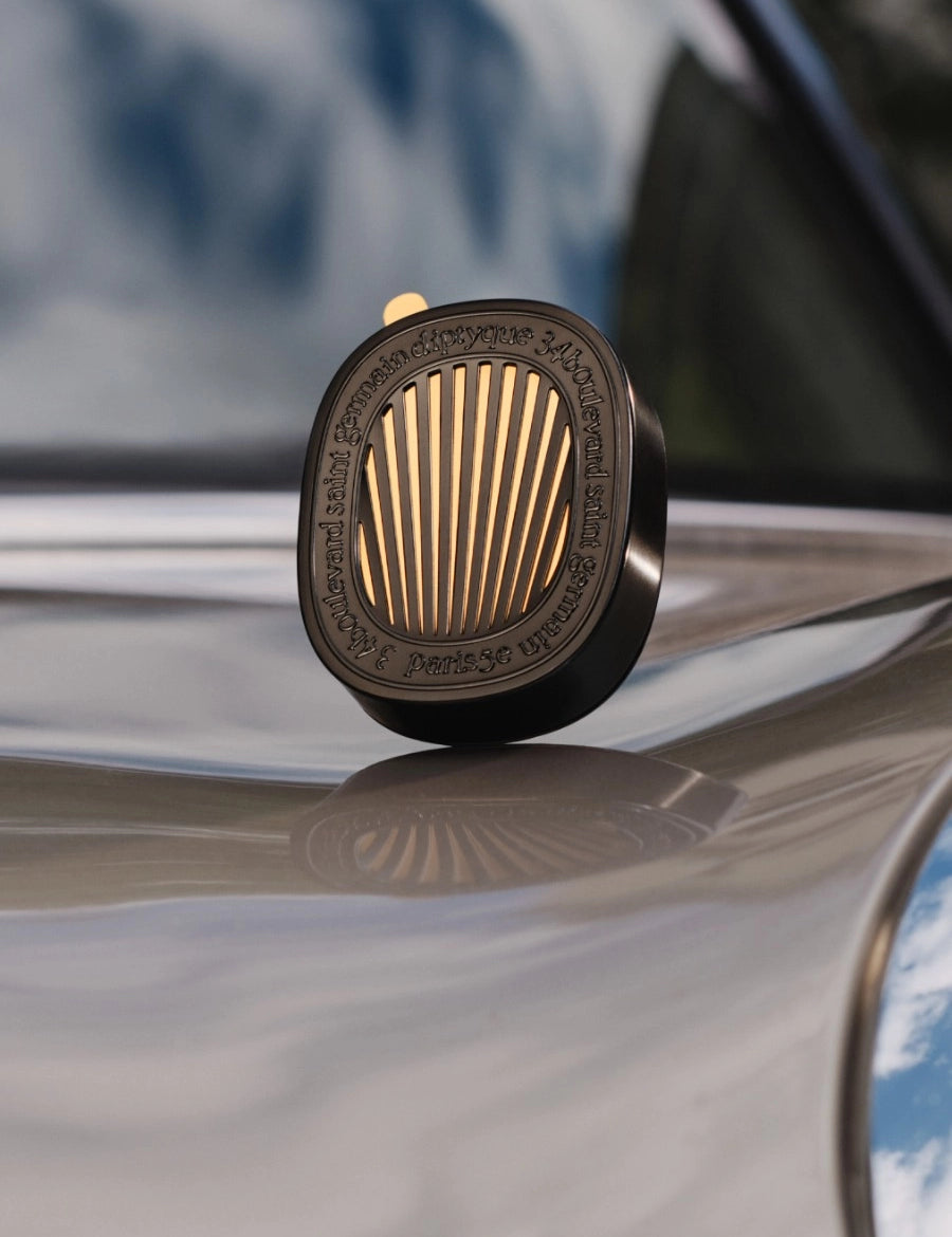 lifestyle_visuel_car-diffuseur_2024_2025x2700_diptyque_6.webp
