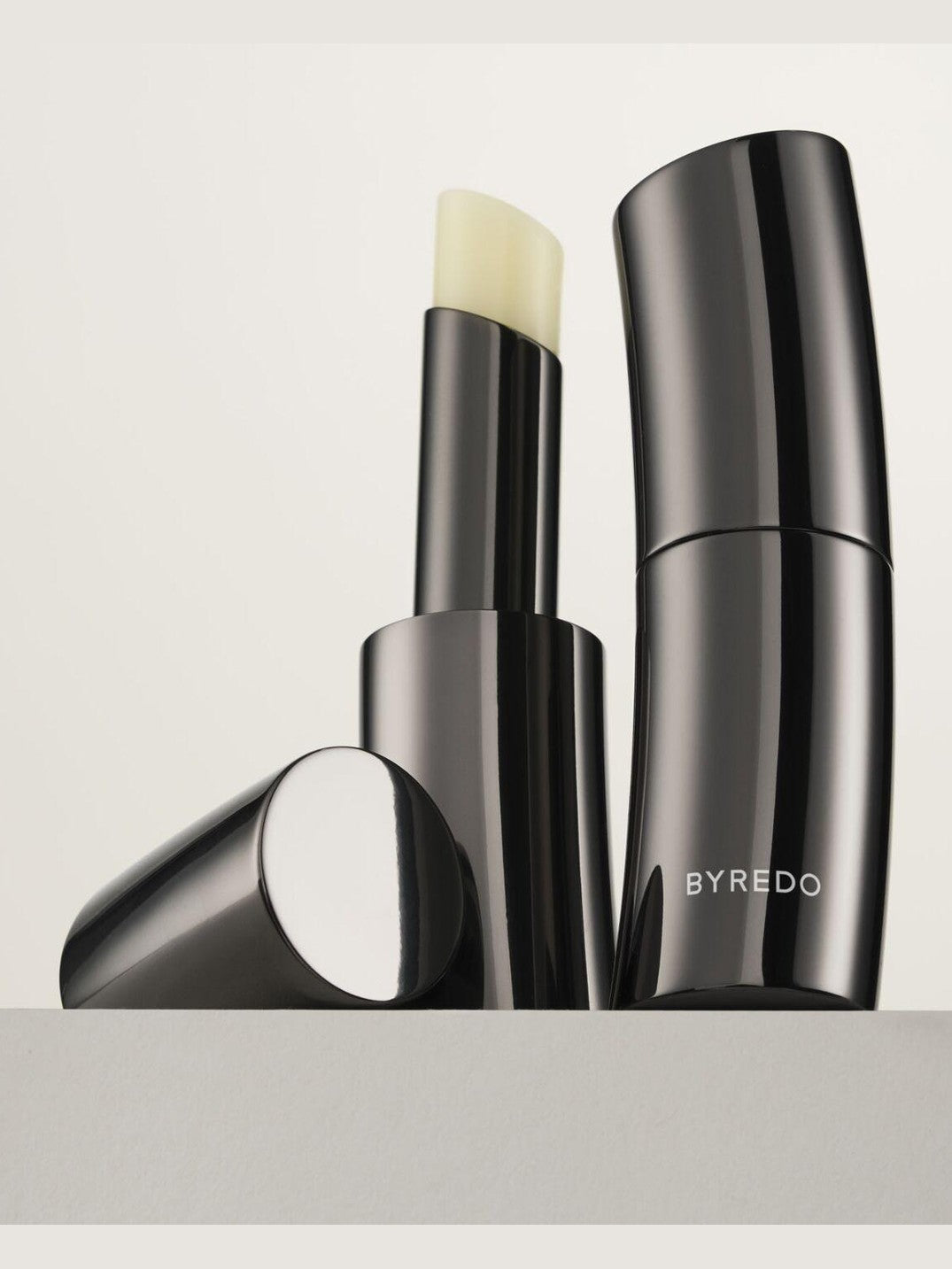 Lip balm chromophobia