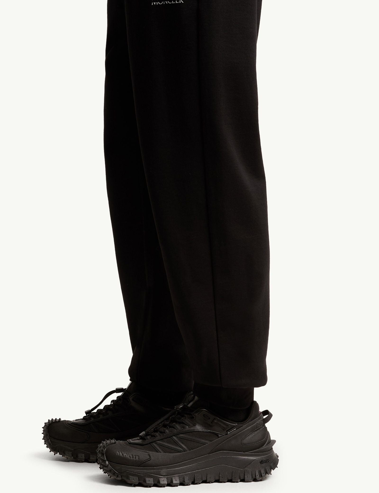 logo-cotton-fleece-sweatpants-men-black-moncler-1.jpg