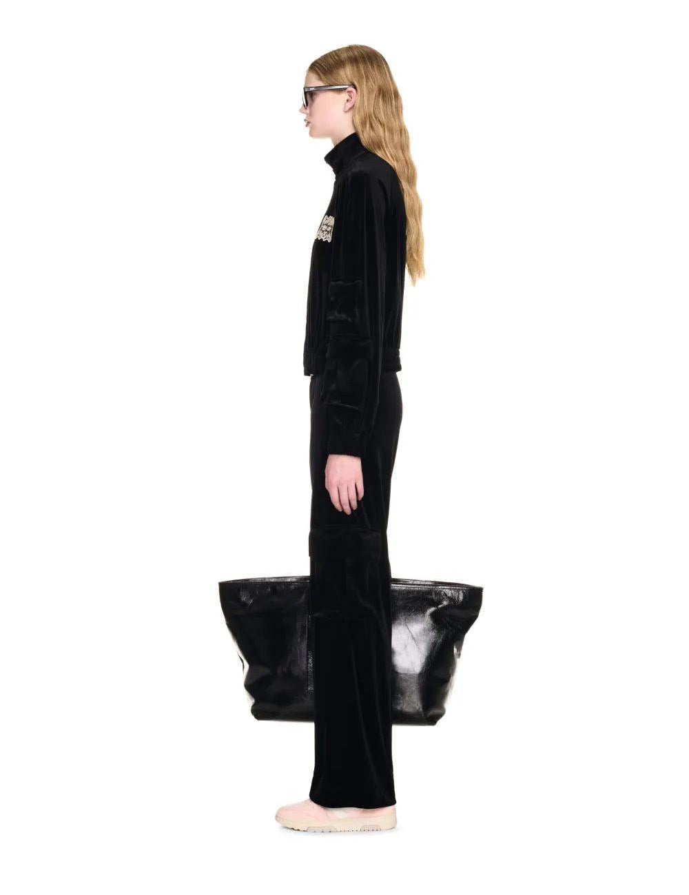 off-white-velvet-cargo-track-pants_23540720_54508925_1000.webp