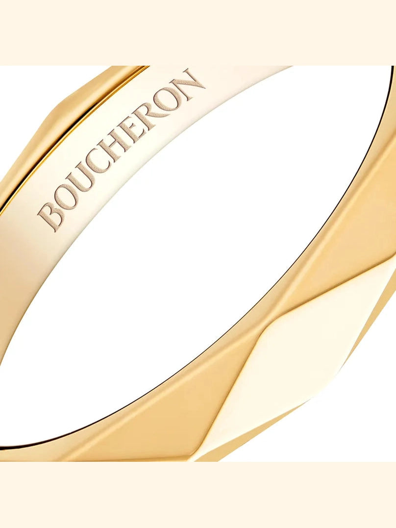 Facette yellow gold wedding band