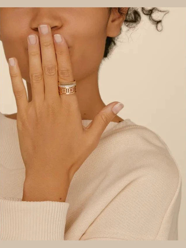 Quatre radiant edition openwork ring