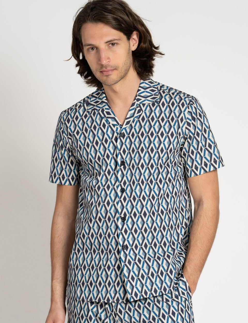 resort-shirt-capri-789027.jpg