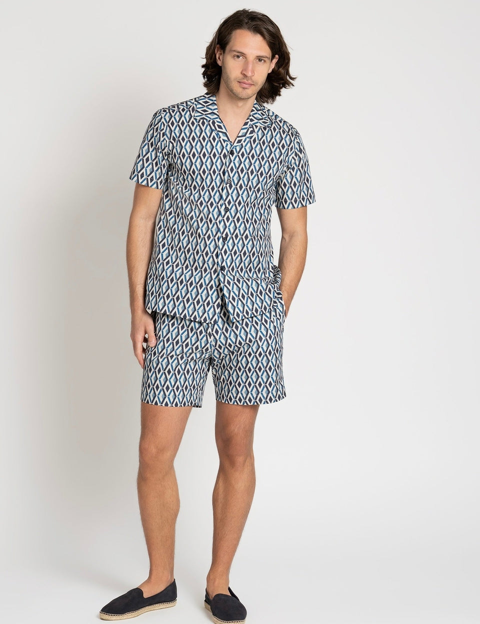 resort-shirt-capri-998658.jpg
