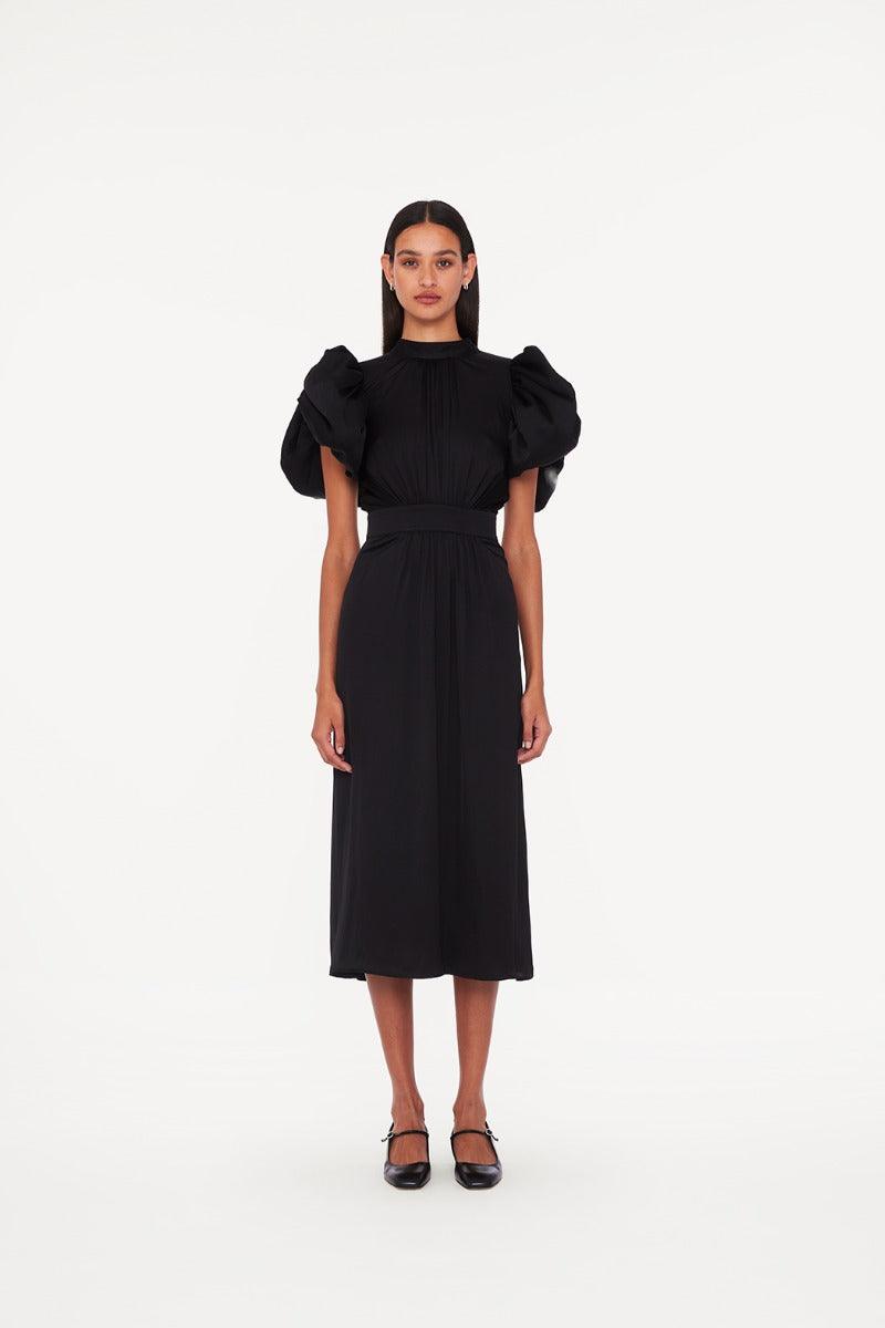 فستان بلا اكمام