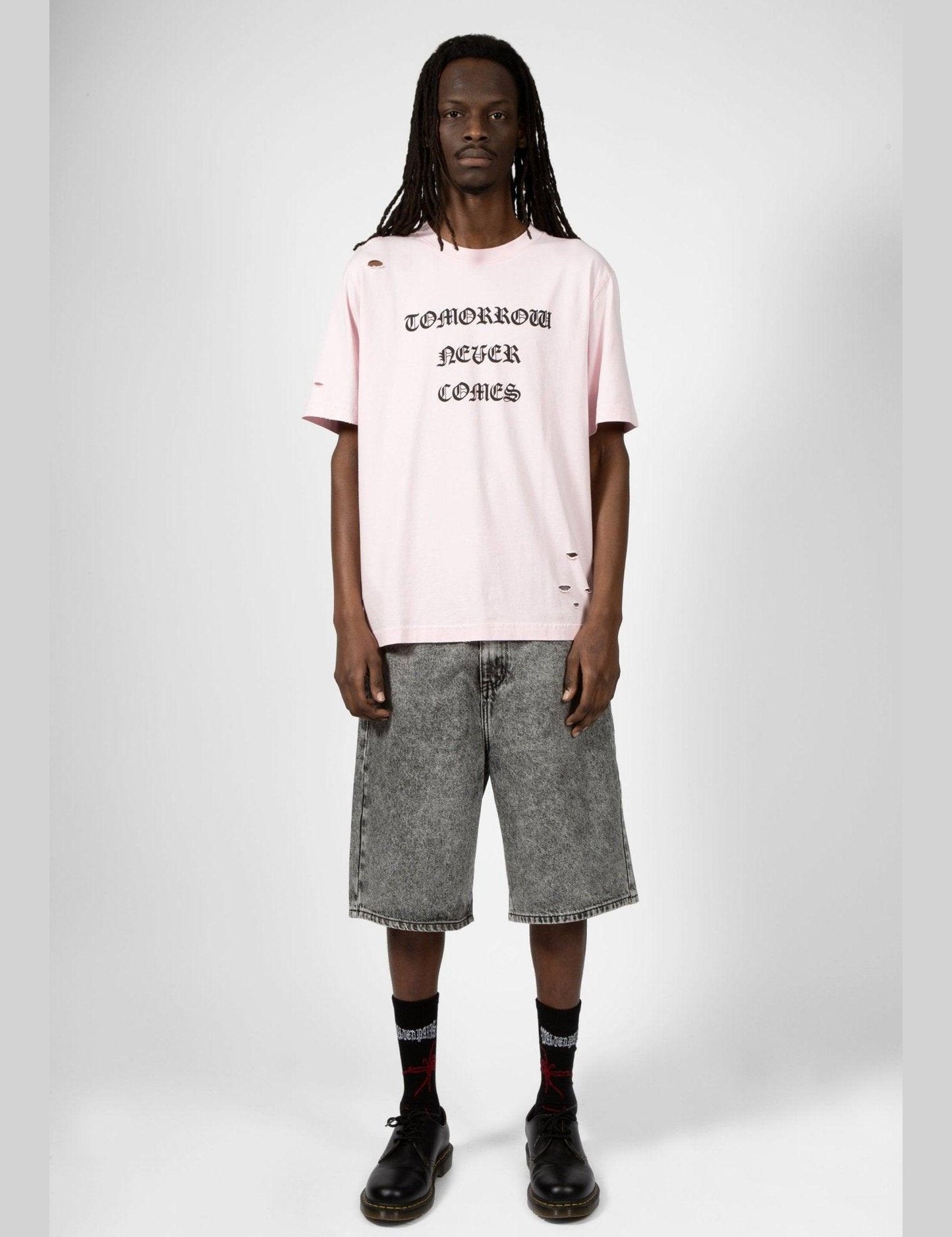 t-shirt-destroy-never-comes-610202.jpg