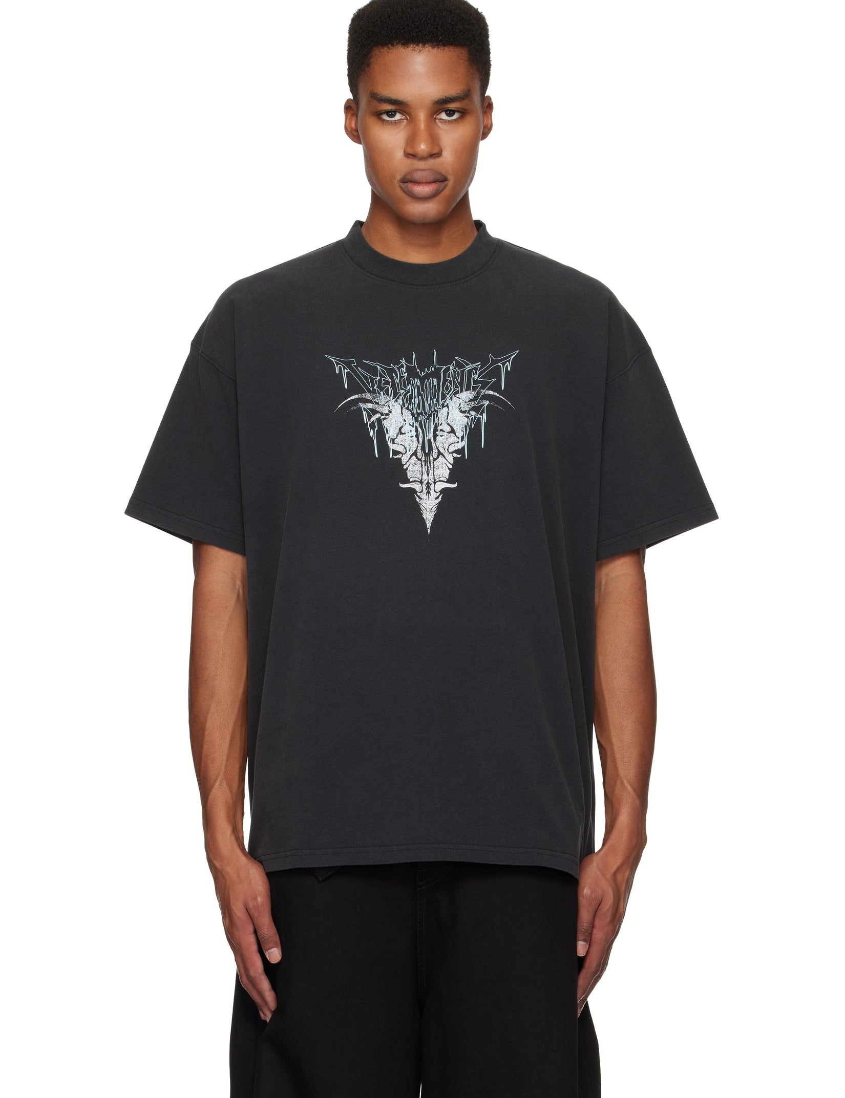 vetements-black-bone-v-regular-t-shirt.jpg