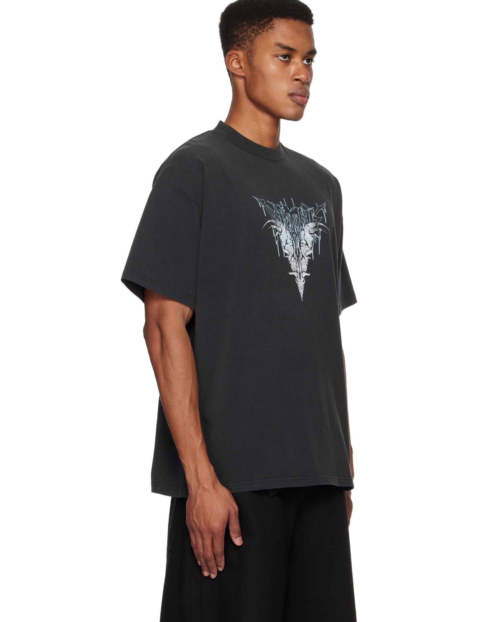 vetements-black-bone-v-regular-t-shirt_5e3a41b0-2037-4529-b81b-cdc173f2931d.jpg