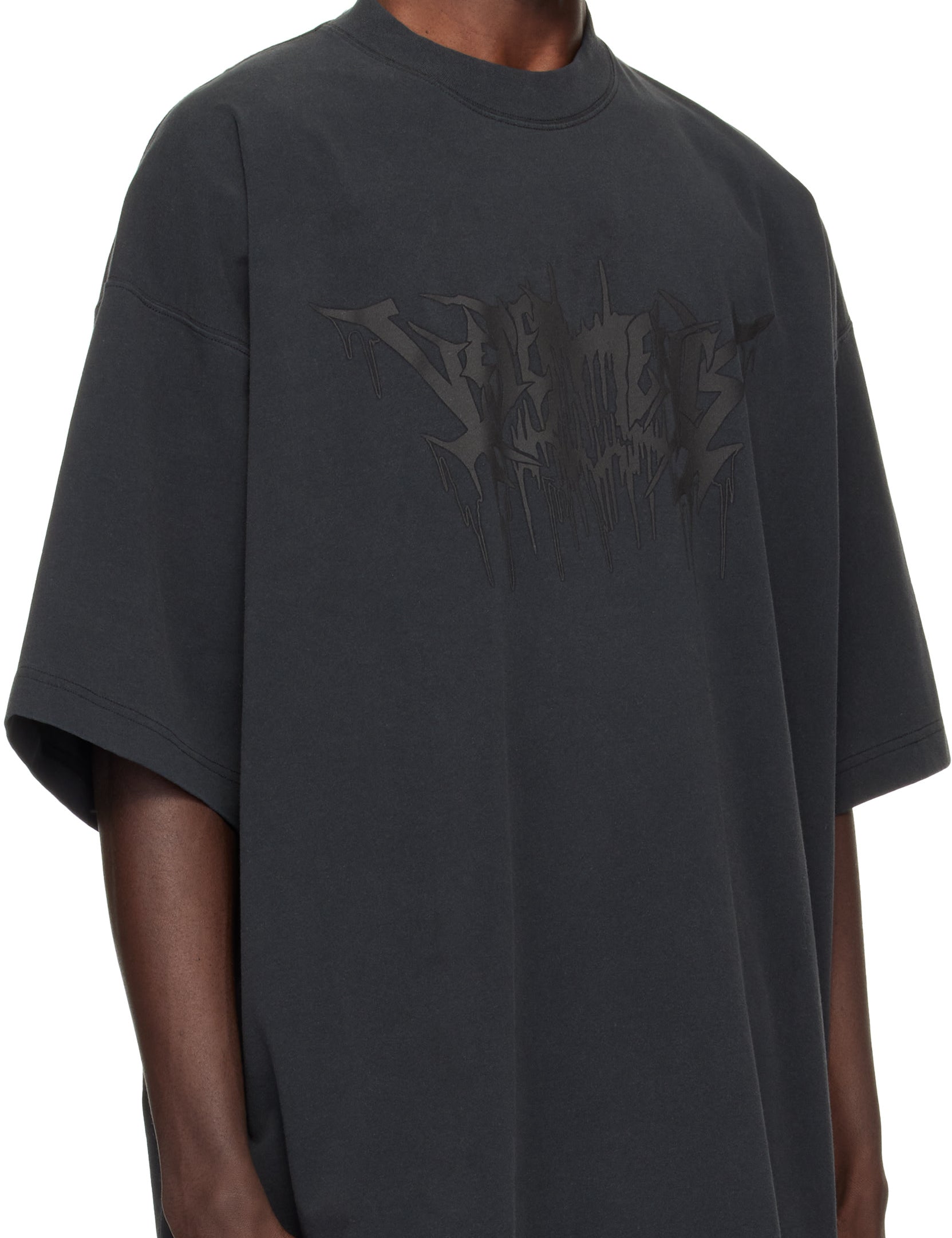 vetements-black-drip-metal-t-shirt_a4a759e4-de5b-456e-b35a-fd80410f5329.jpg