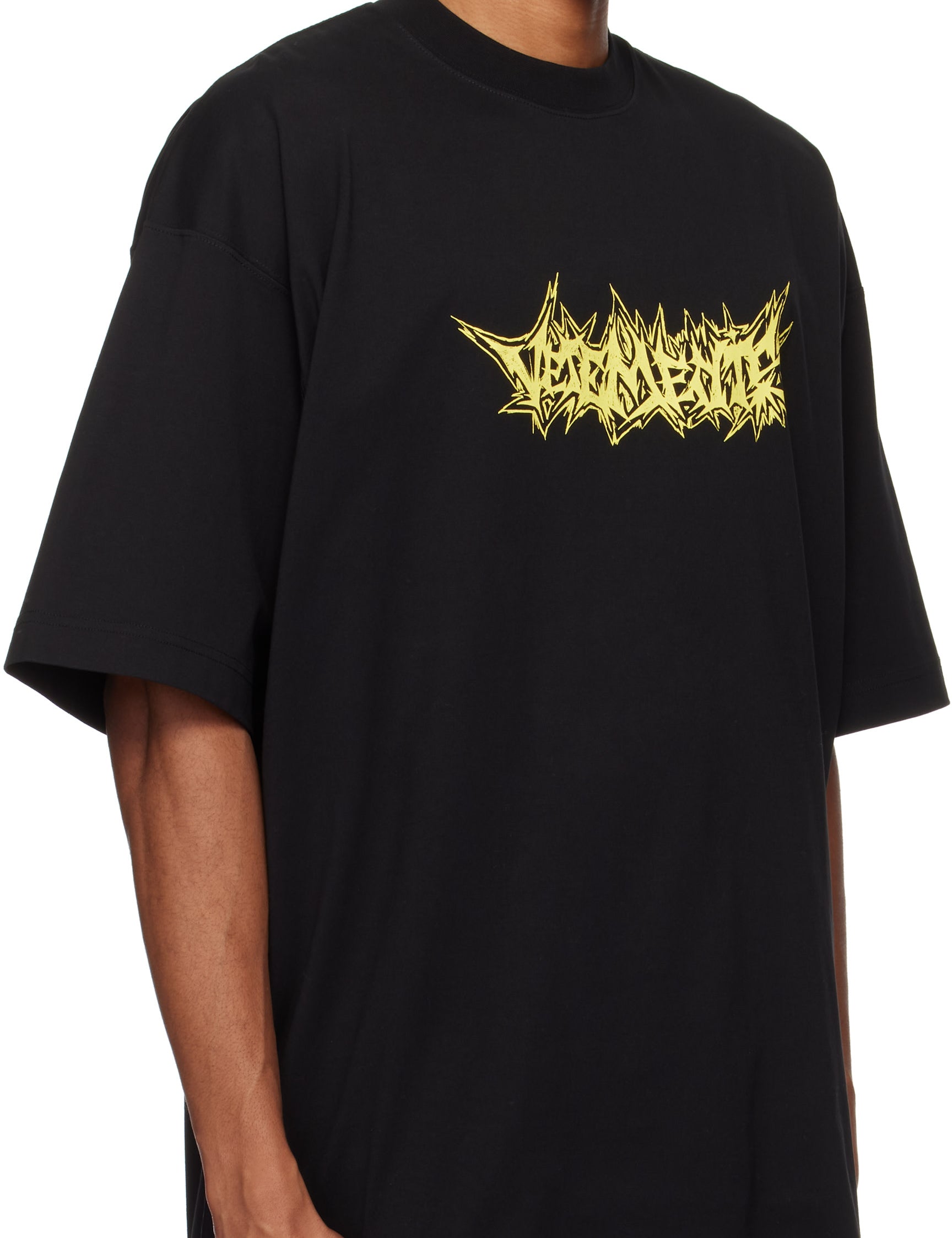 vetements-black-living-legend-oversized-t-shirt_244e4206-2b79-4da8-a7c1-e4da6e5a13eb.jpg
