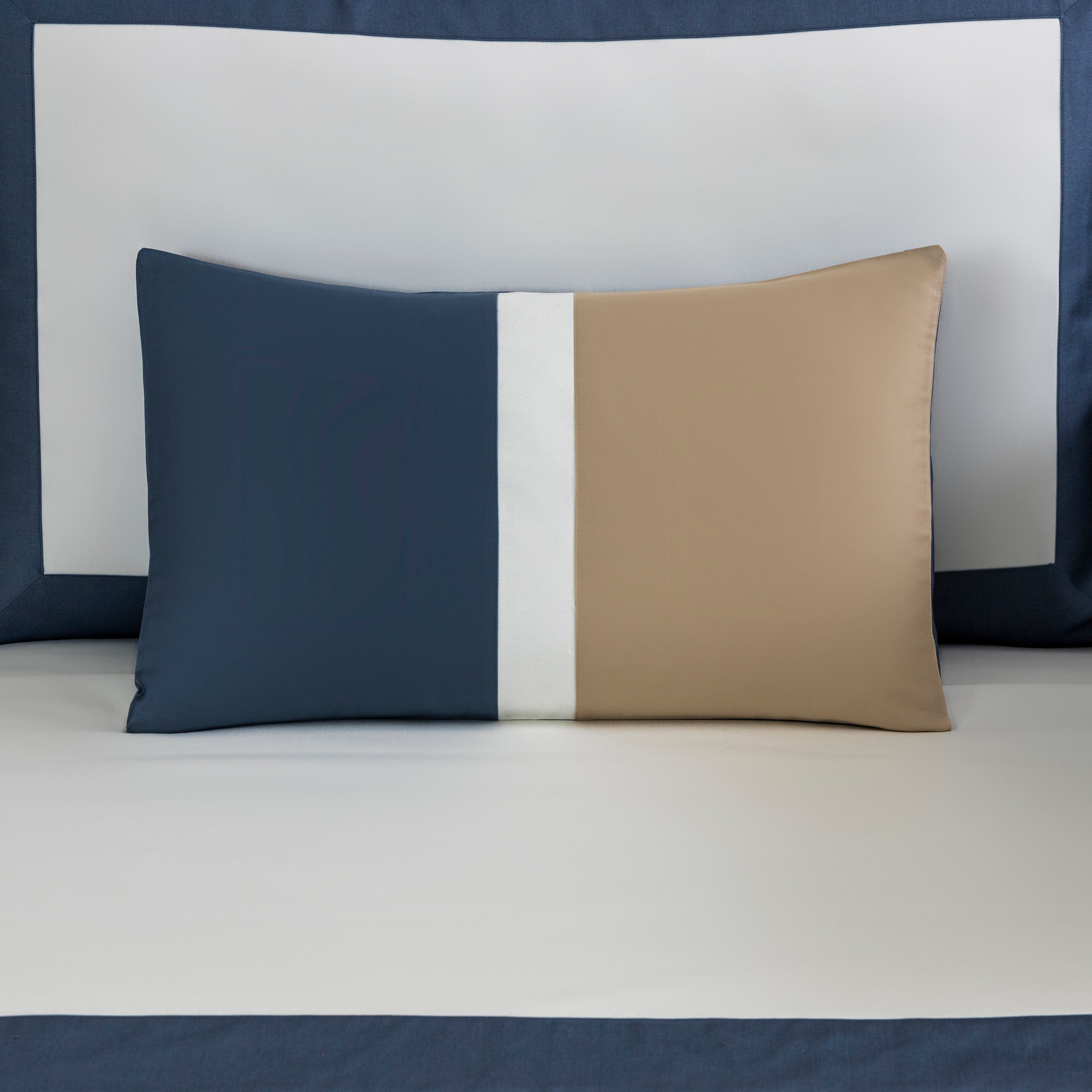 BOLD - CUSHION COVER