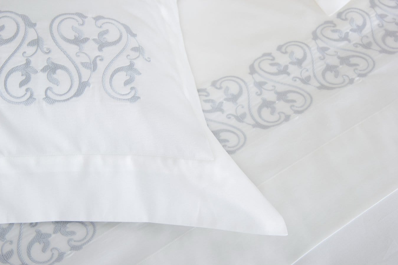 Medallion Lace Boudoir Sham