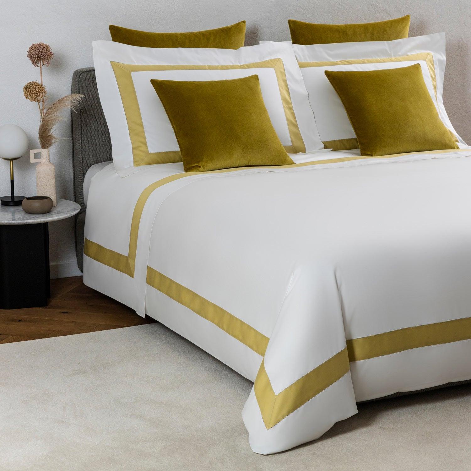 LUX.SILK VELVET - CUSHION W/ZIP