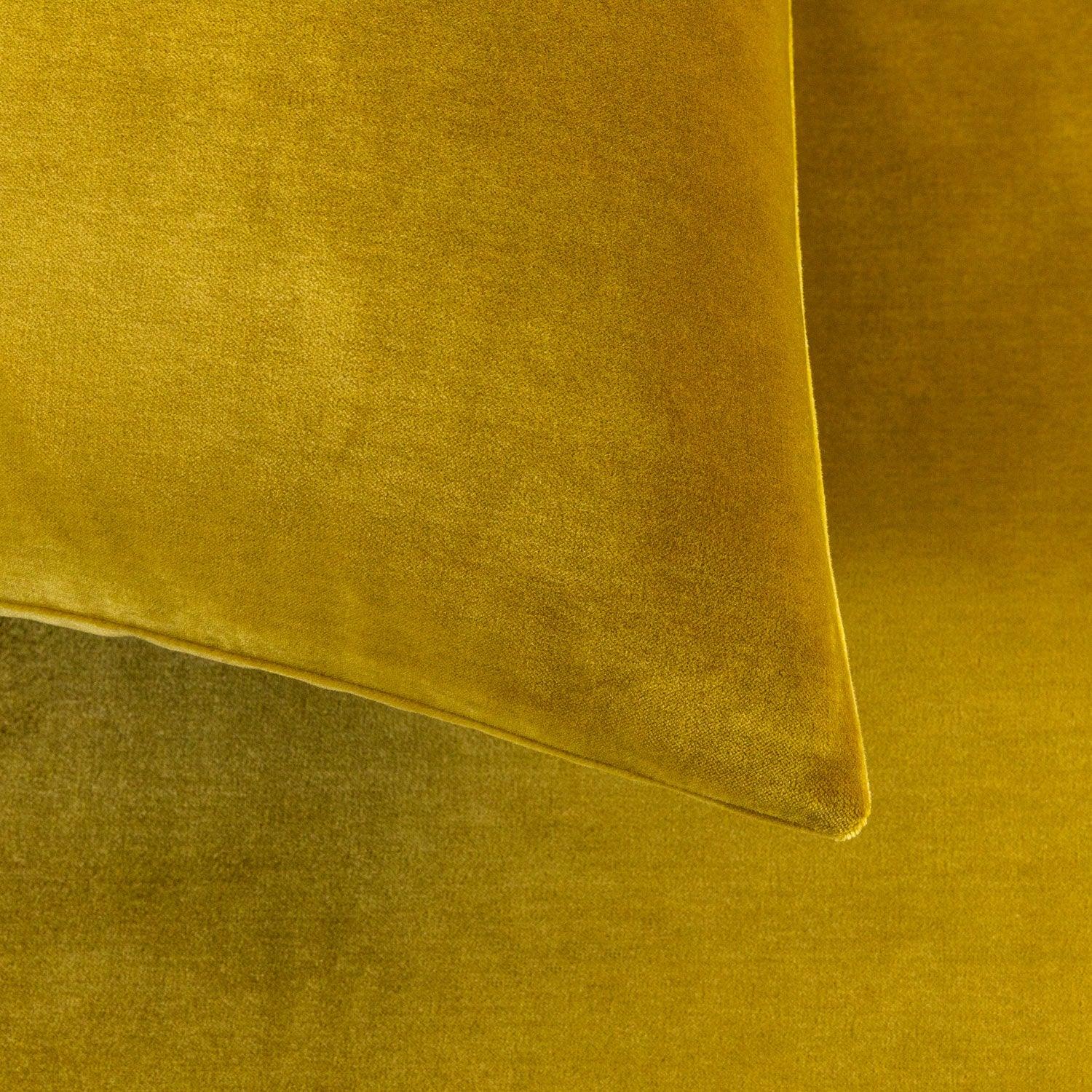 LUX.SILK VELVET - CUSHION W/ZIP
