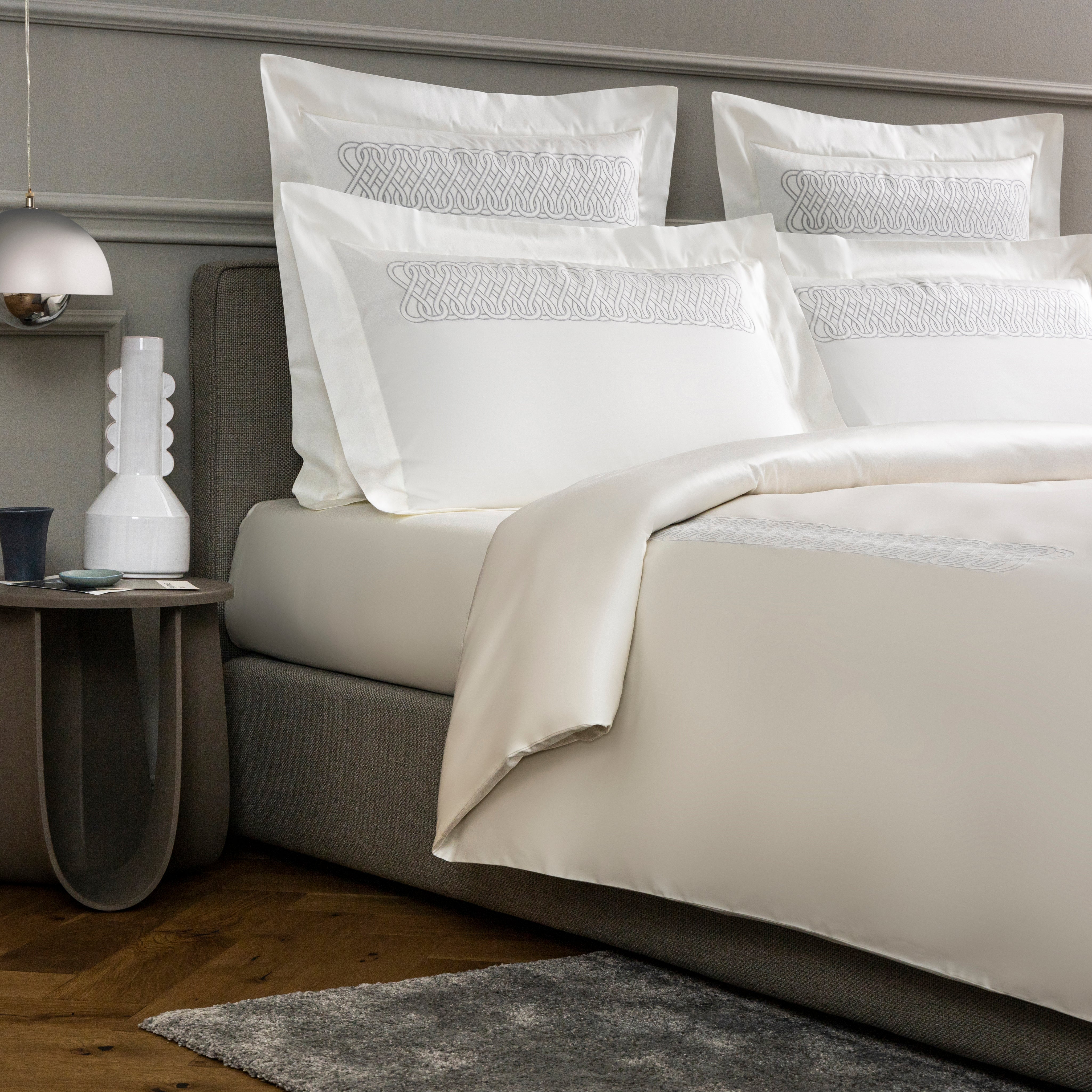 AUSPICIOUS EMBROIDERY - DUVET COVER